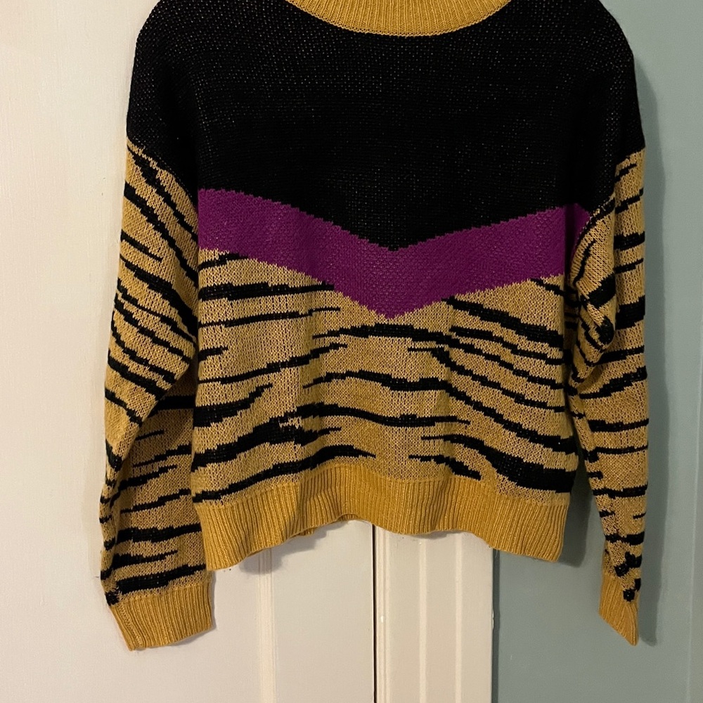 Stylish Black and Yellow Sweater
